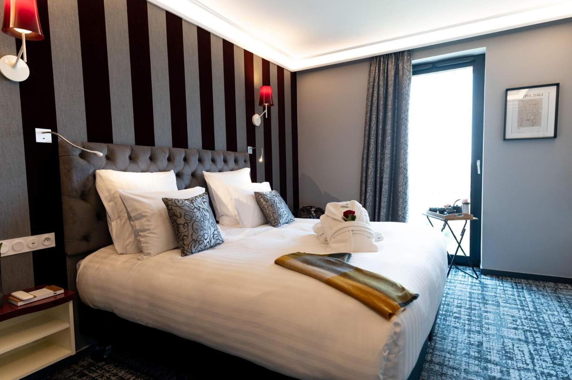 Hotel Dali Val D'Europe Шантлуп-ан-Бри Экстерьер фото